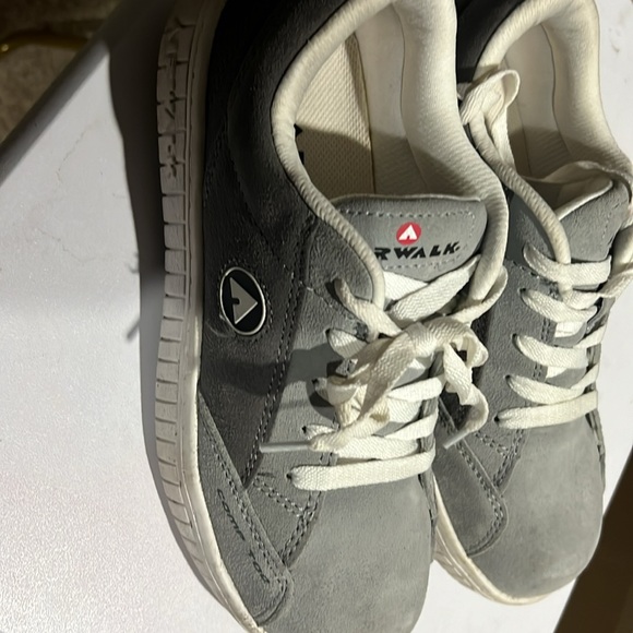 Women’s Airwalk Camino size 7.5 wide - Picture 4 of 5